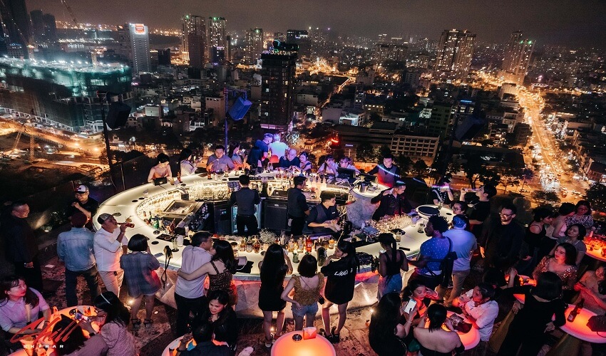 Le Chill Sky Bar Rooftop du district 1