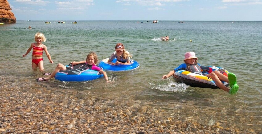 Profiter des plages calmes sans trop de vagues