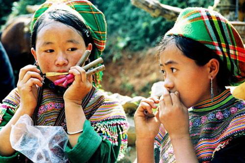 rythme de la fluet des Mong dans le Nord-Ouest Vietnam
