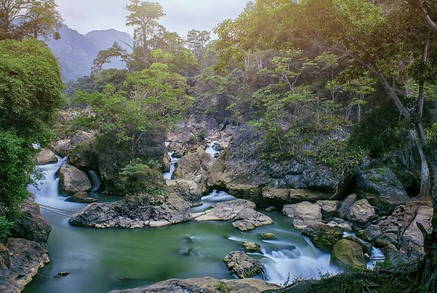 Le-lac-de-Ba-Be-joyau-vert-au-nord-du-Vietnam