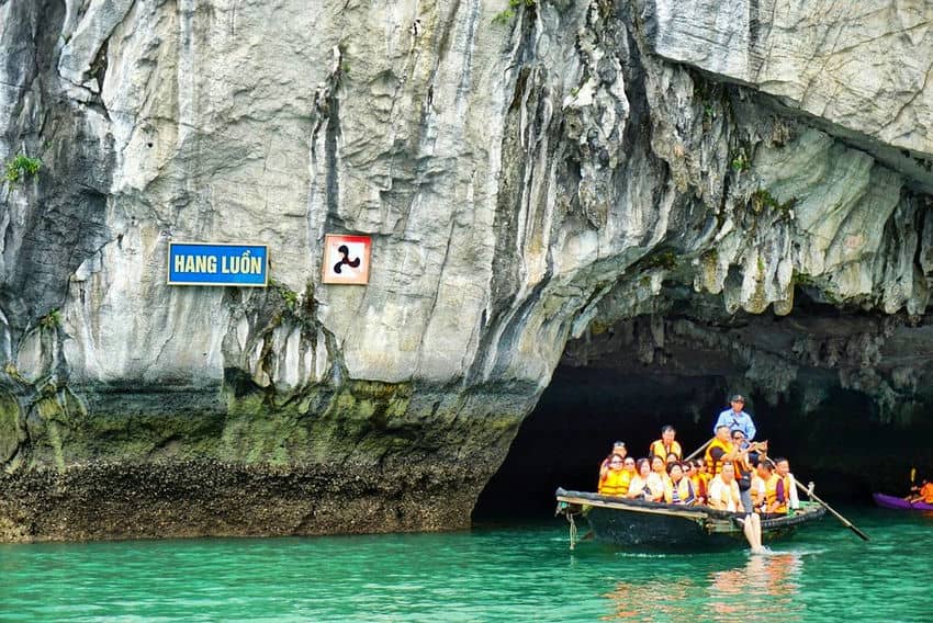 Top-5-des-plus-belles-grottes-à-visiter-à-la-baie-d'Halong