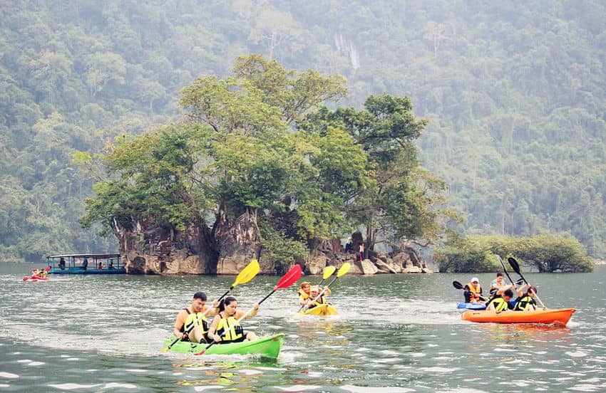 Le-lac-de-Ba-Be-joyau-vert-au-nord-du-Vietnam